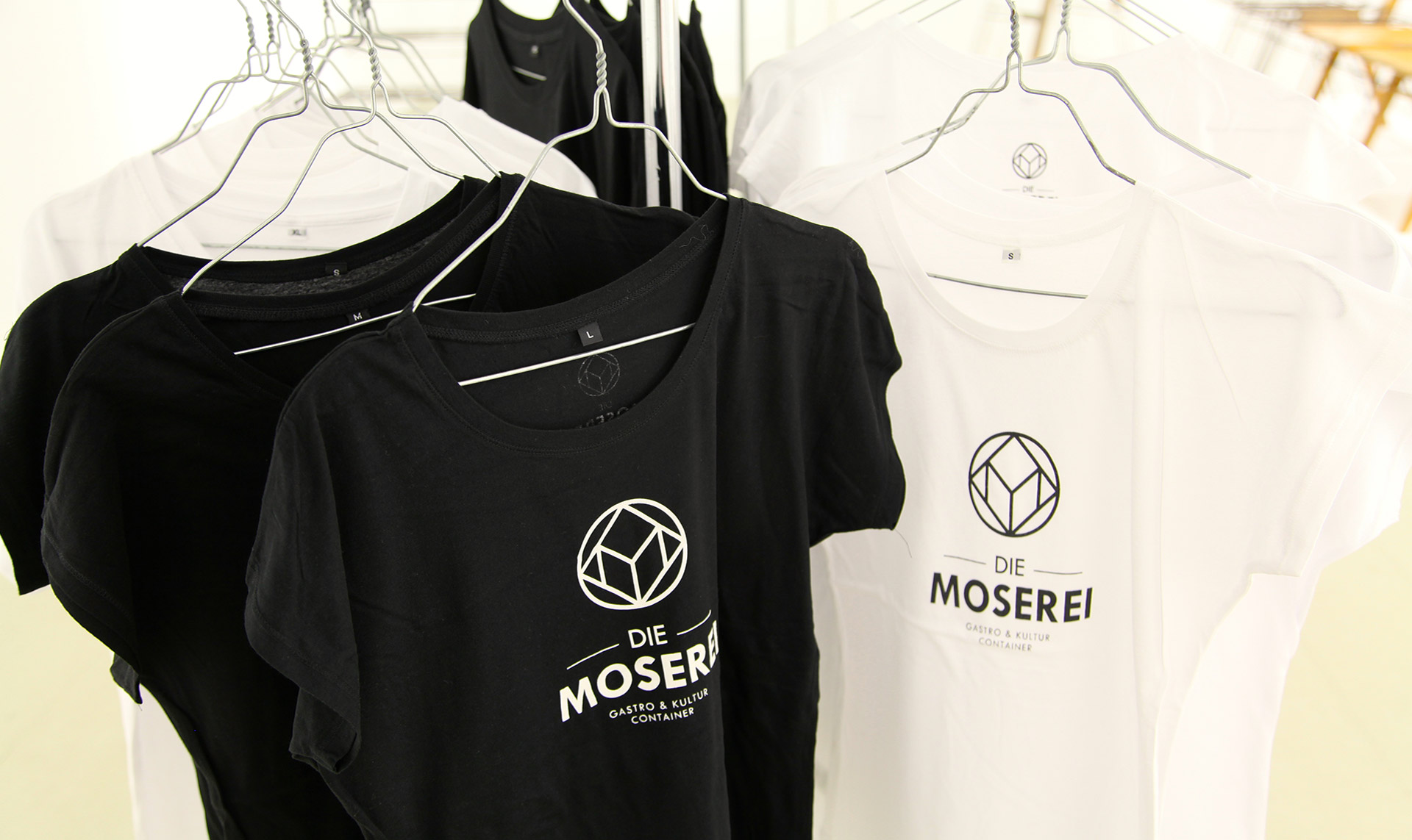 die-moserei-anti-form-t-shirt_grafik-poster-plakat-kreativ-gestalten